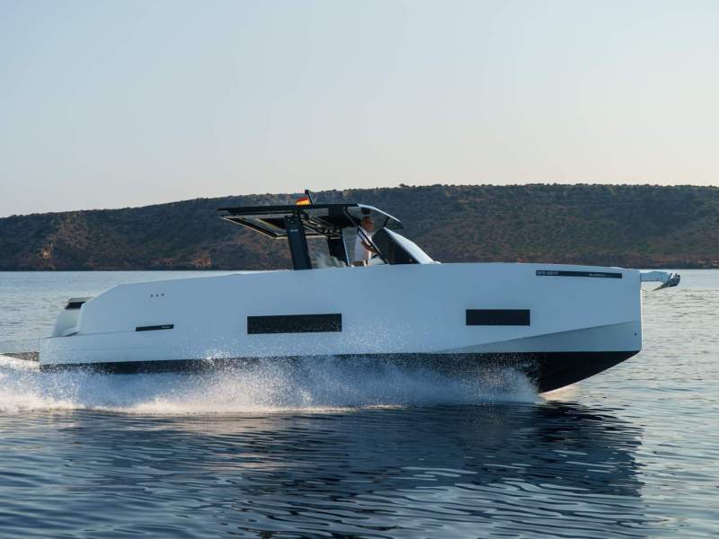 De Antonio Yachts D42