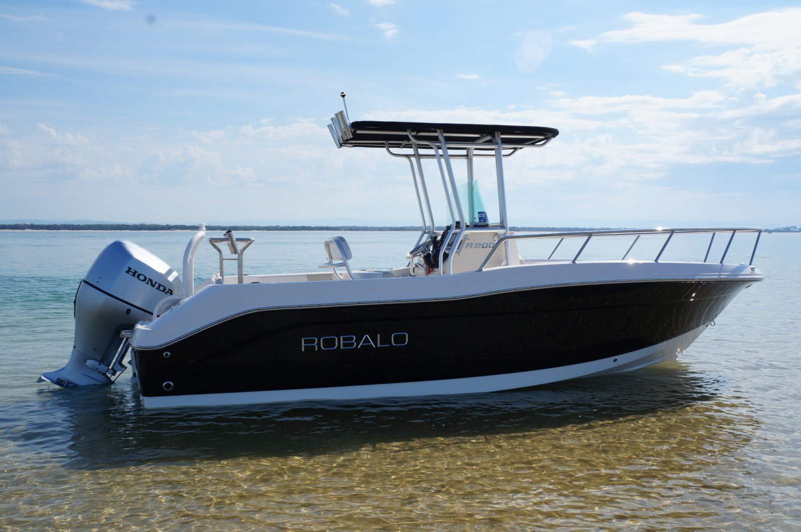 Robalo R200