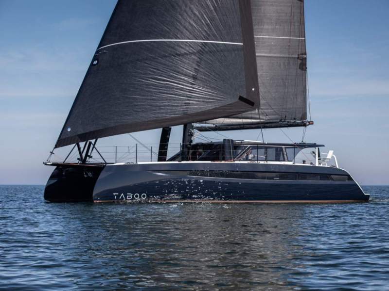 HH Catamarans 52