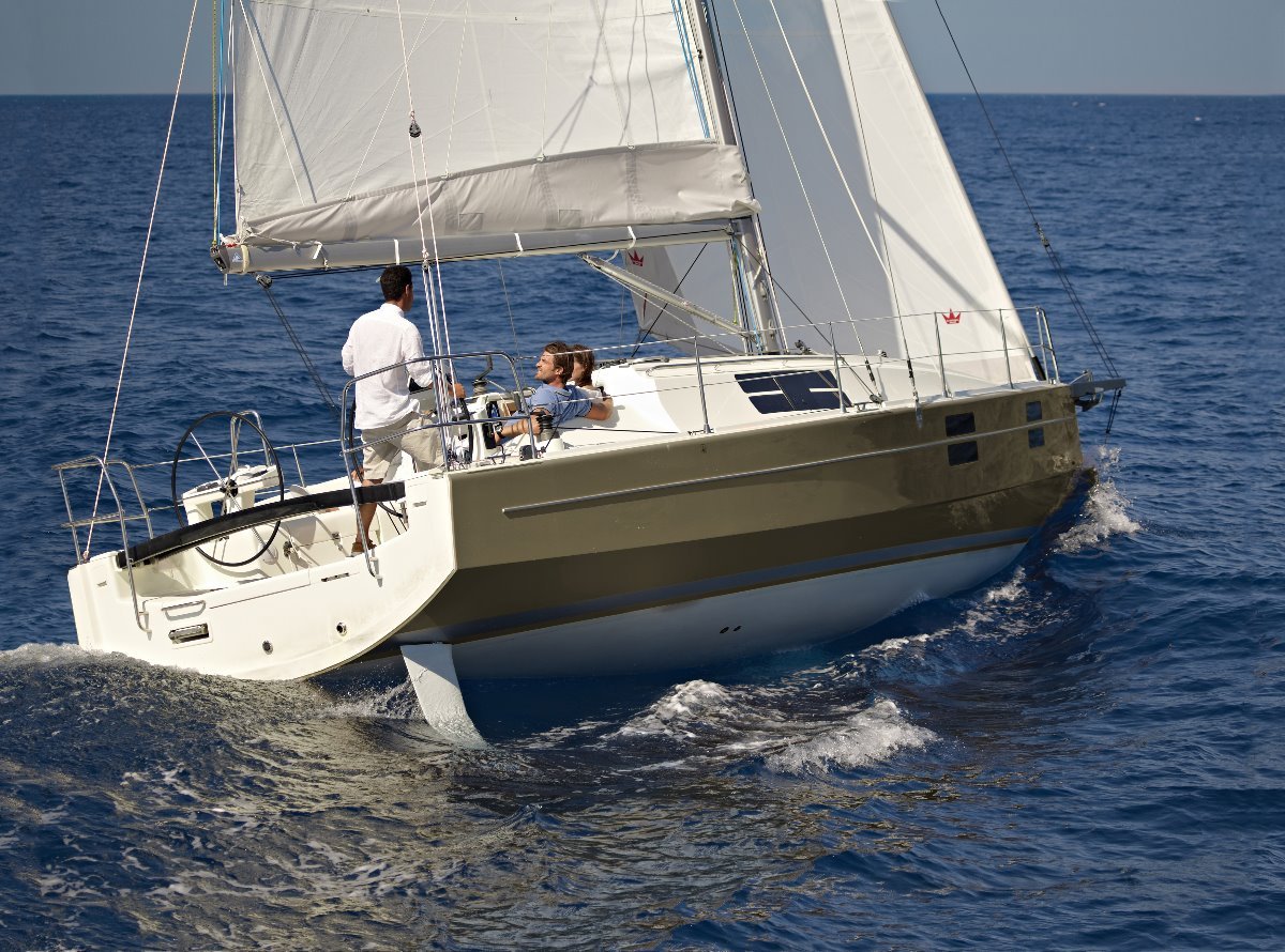 2016 Azuree 33 | Boat Research | BoatsOnline