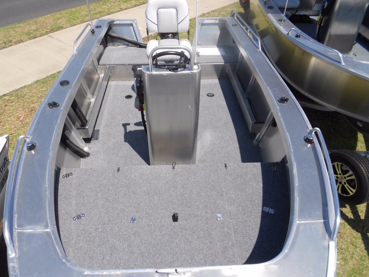 2015 Quintrex 460 Renegade Centre Console | Boat Research | Yachthub