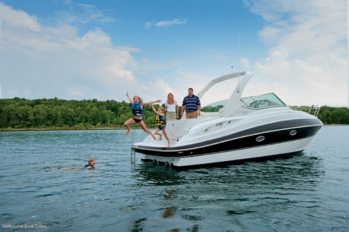 Cruisers Yachts 310 Express