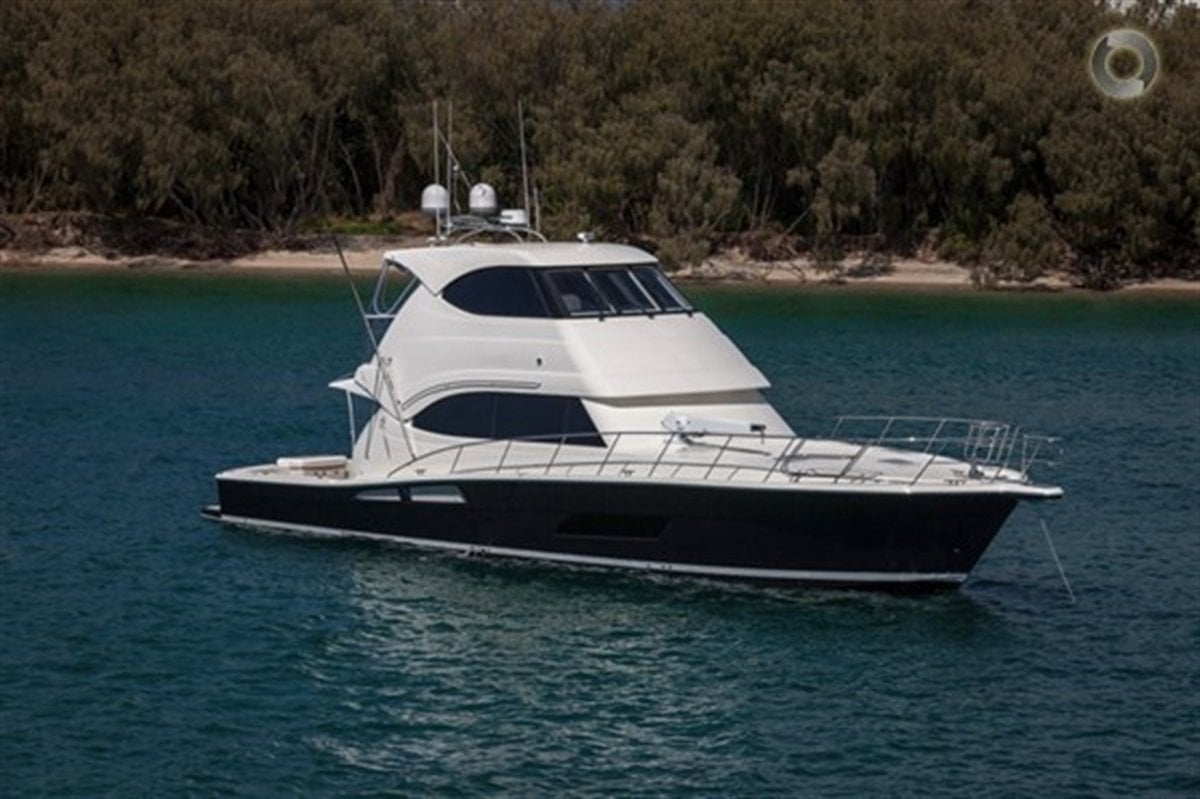 Riviera 63 Enclosed Flybridge