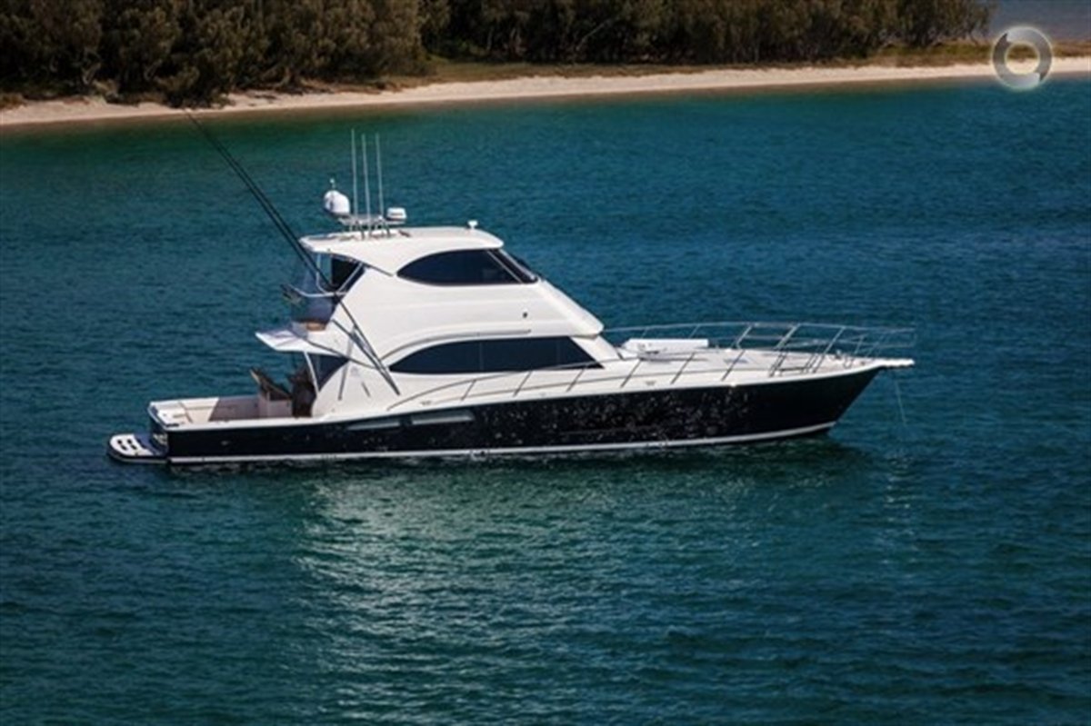 Riviera 63 Enclosed Flybridge
