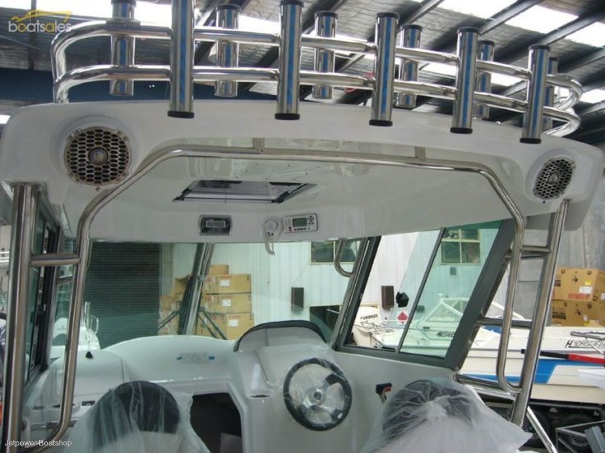 Haines Hunter 675 Enclosed