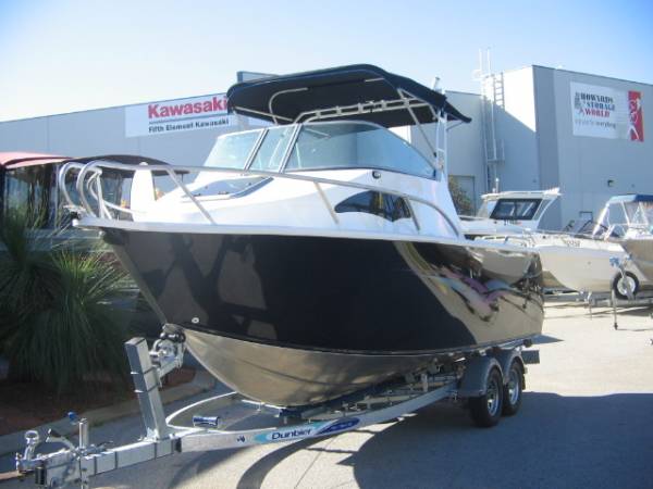 Tabs 6400 Ocean Series Runabout
