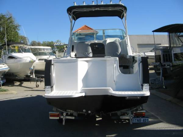 Tabs 6400 Ocean Series Runabout