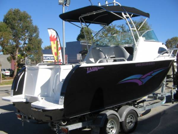 Tabs 6400 Ocean Series Runabout